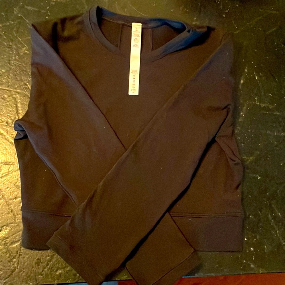 Lululemon 3/4 length sleeve crop top
